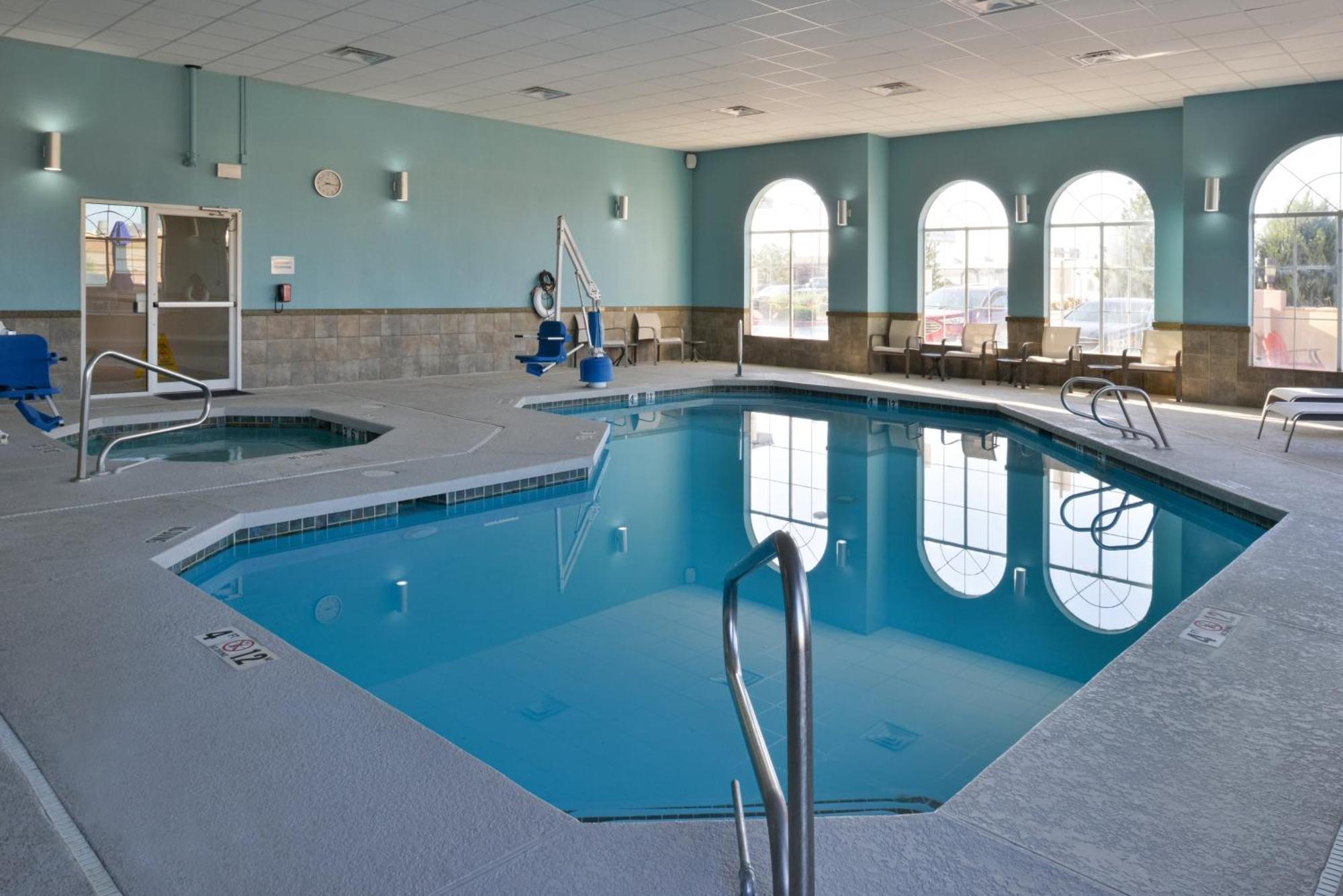 Holiday Inn Express Hotel & Suites Farmington By Ihg Eksteriør bilde