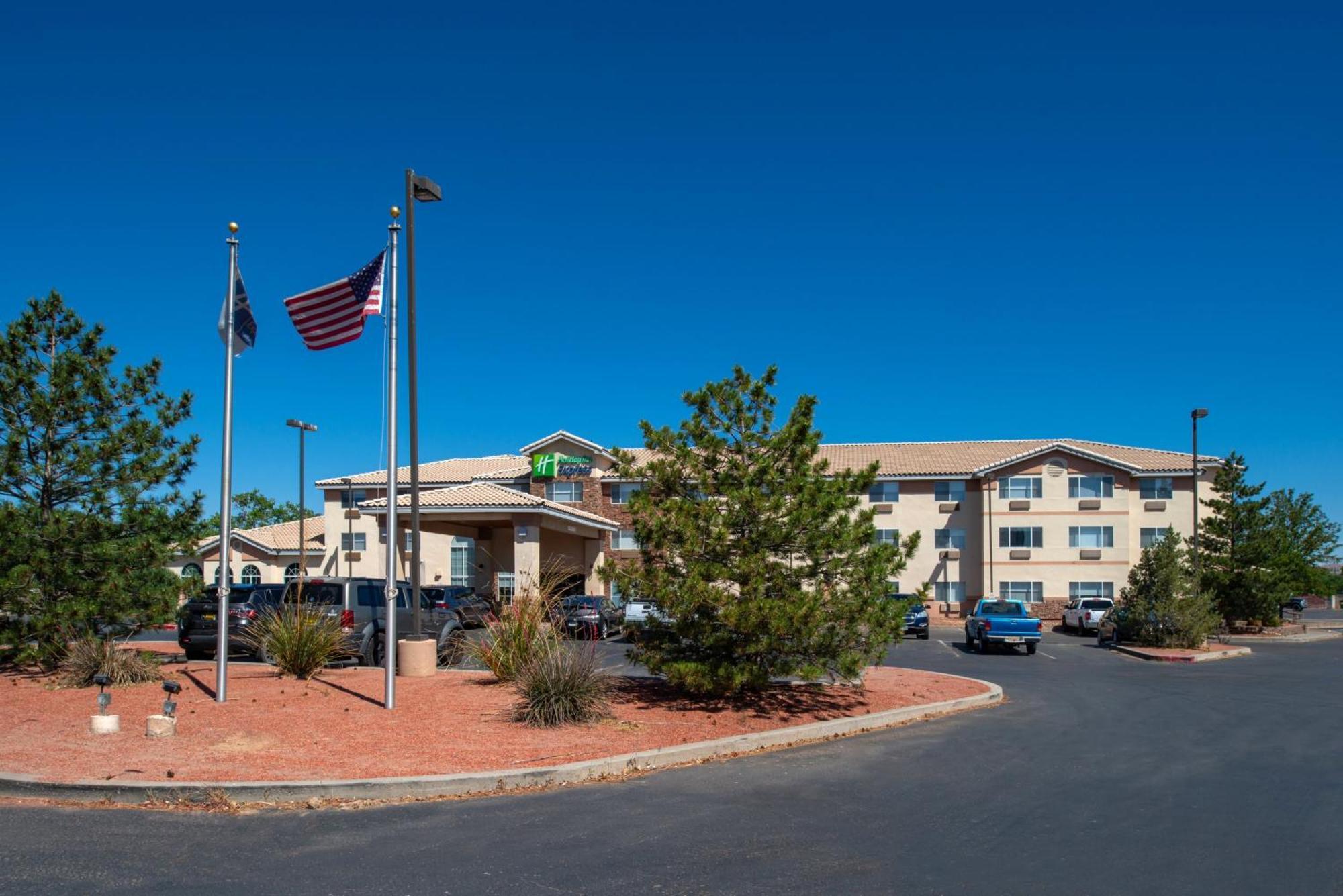 Holiday Inn Express Hotel & Suites Farmington By Ihg Eksteriør bilde