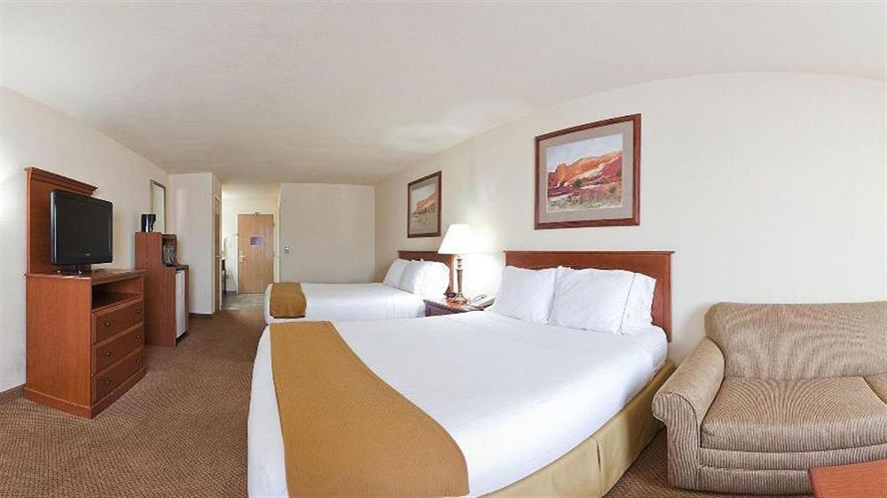Holiday Inn Express Hotel & Suites Farmington By Ihg Eksteriør bilde