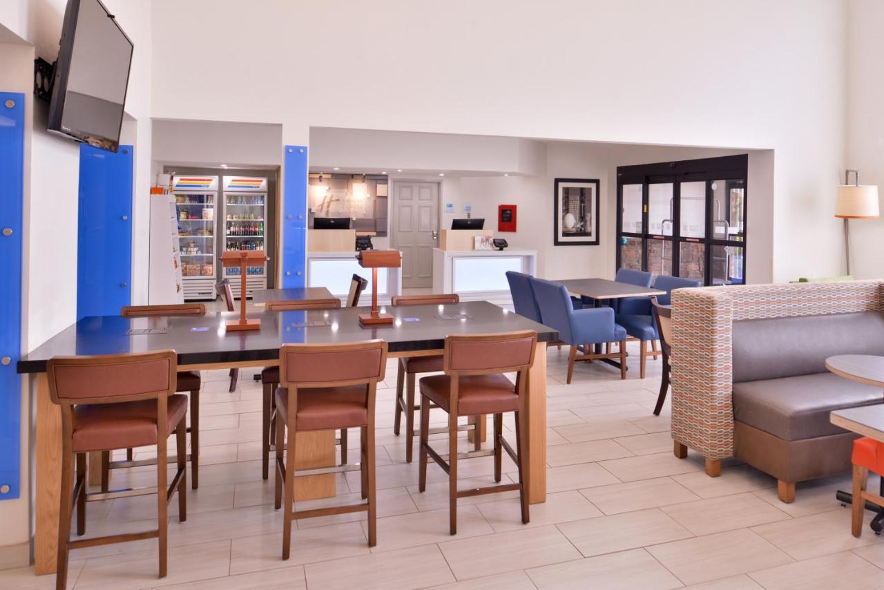 Holiday Inn Express Hotel & Suites Farmington By Ihg Eksteriør bilde