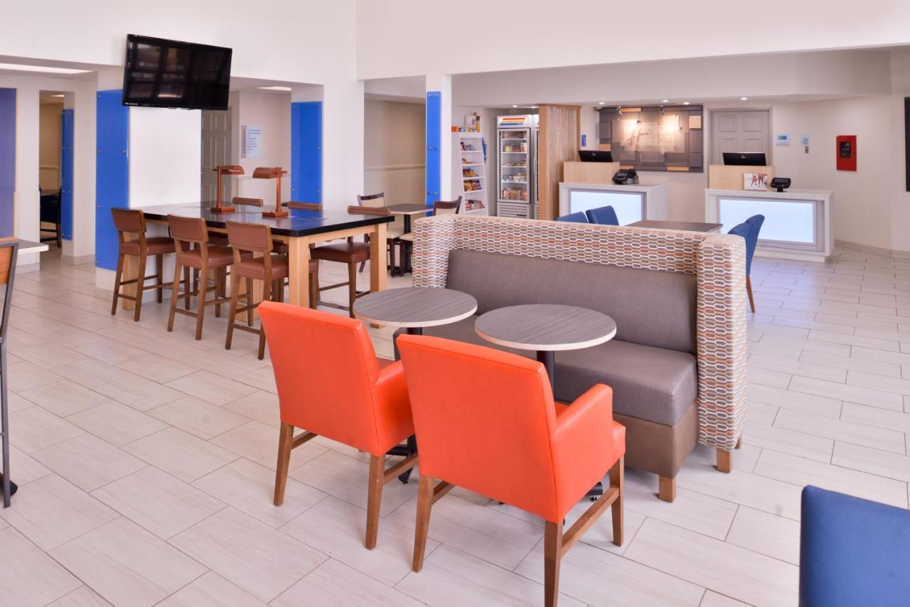 Holiday Inn Express Hotel & Suites Farmington By Ihg Eksteriør bilde